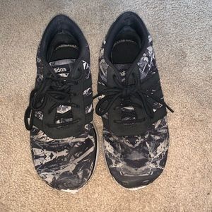 Adidas lite race runner marble sneakers